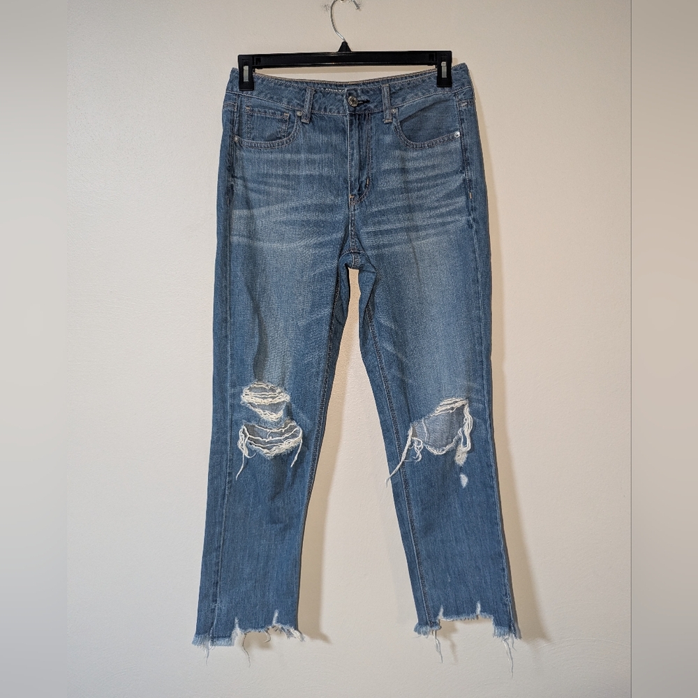 8 Long American Eagle Outfitters Distressed Hi Rise Tomgirl‎ Jeans